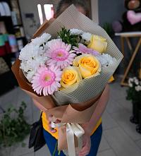 Букет цветов из:  Герберы, Розы и Хризантемы в Сердобске